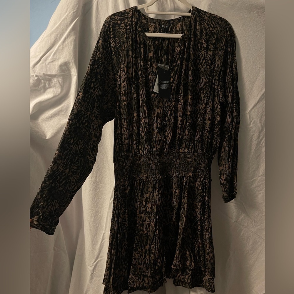 Rails Jasmine Olive Abstract print mini-dress smocked waist size Large NWT - Picture 10 of 13